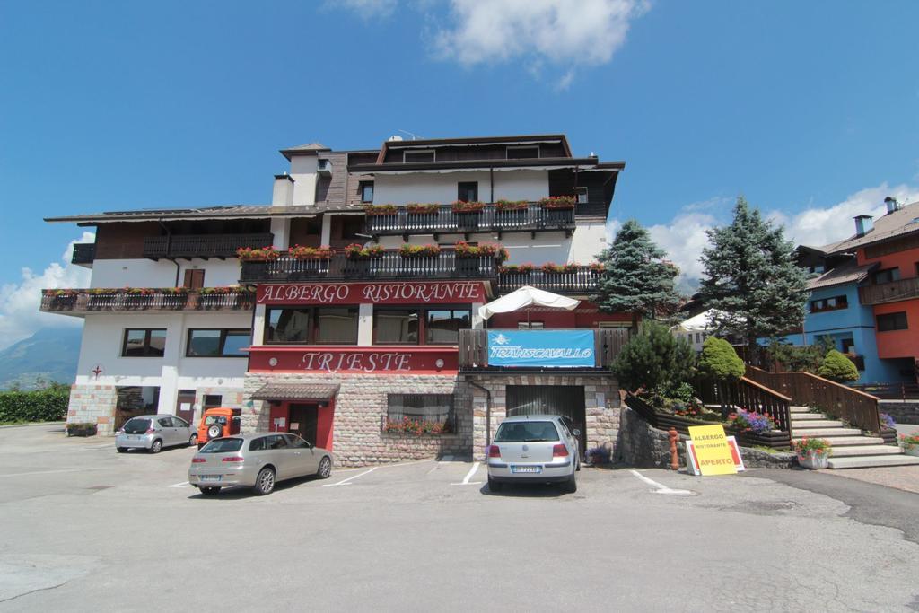 Albergo Trieste Tambre d'Alpago Exterior photo